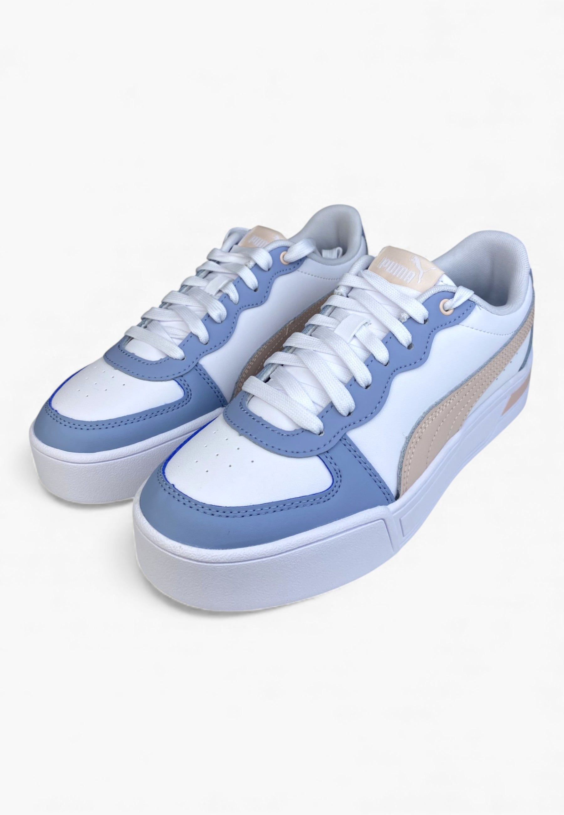 Puma Skye blanche, rose et bleue